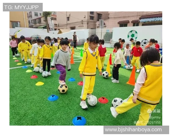 幼儿园足球活动精彩瞬间展示孩子们的快乐与成长